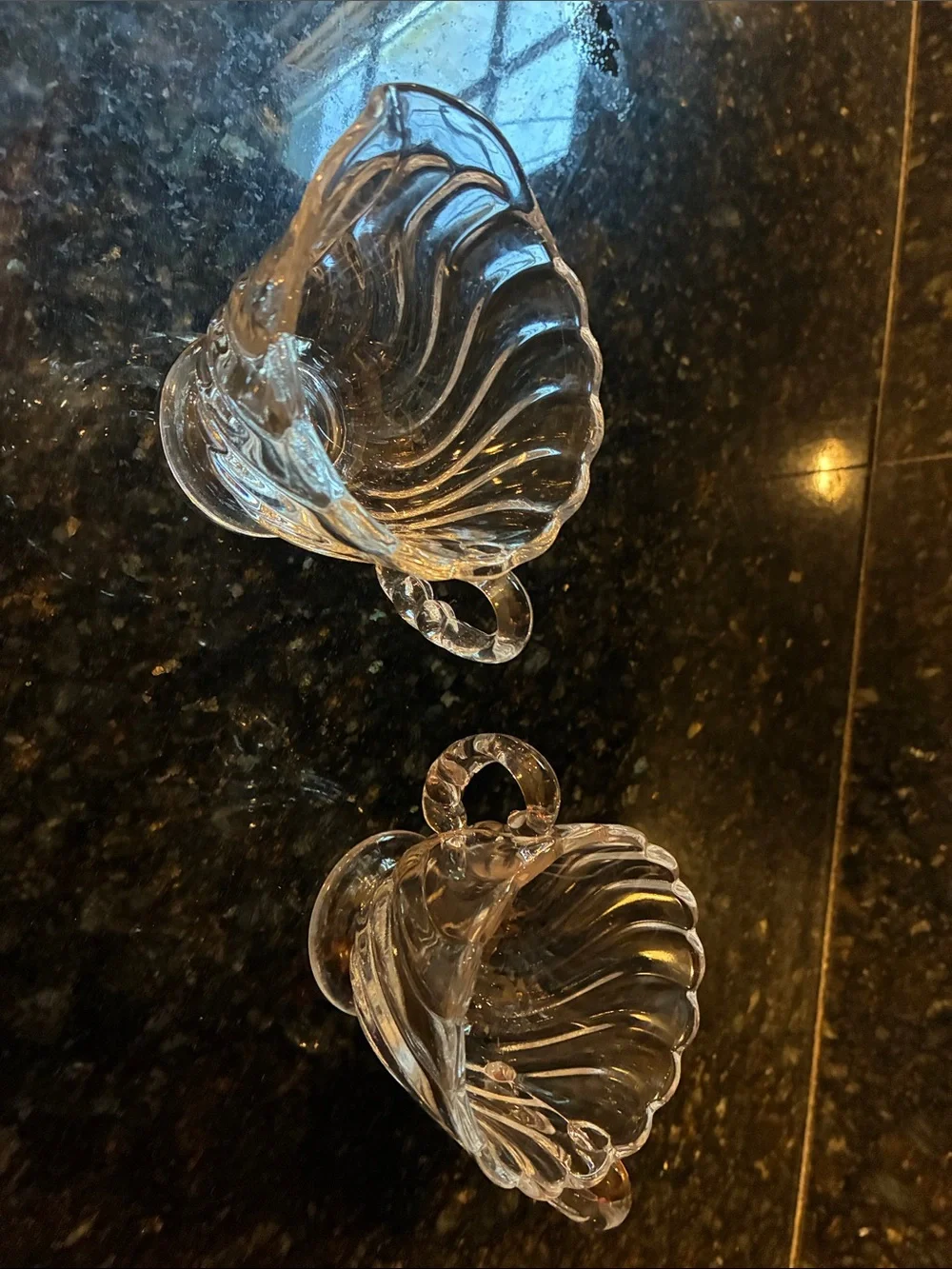Clear Glass Shell-Shaped Creamer Pitcher - Elegant Home Accent